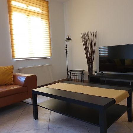 B6 Apartman Veszprem Bagian luar foto