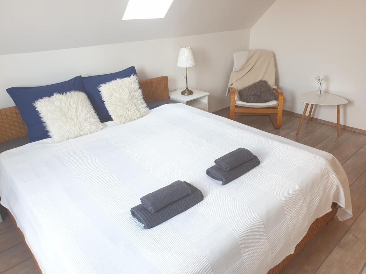 B6 Apartman Veszprem Bagian luar foto