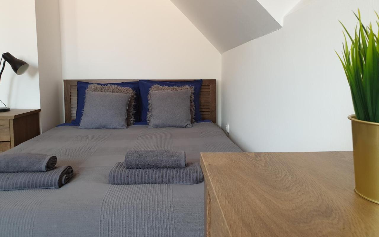 B6 Apartman Veszprem Bagian luar foto