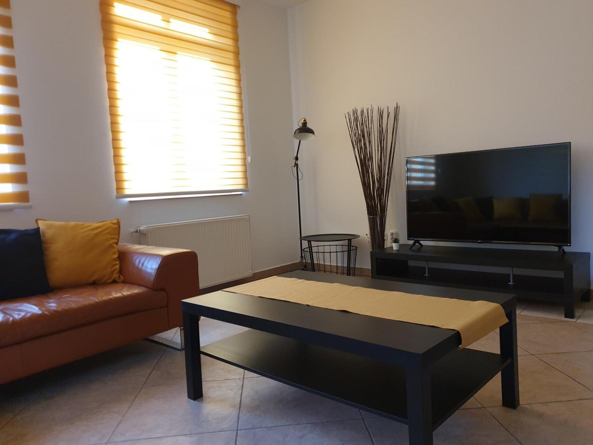 B6 Apartman Veszprem Bagian luar foto