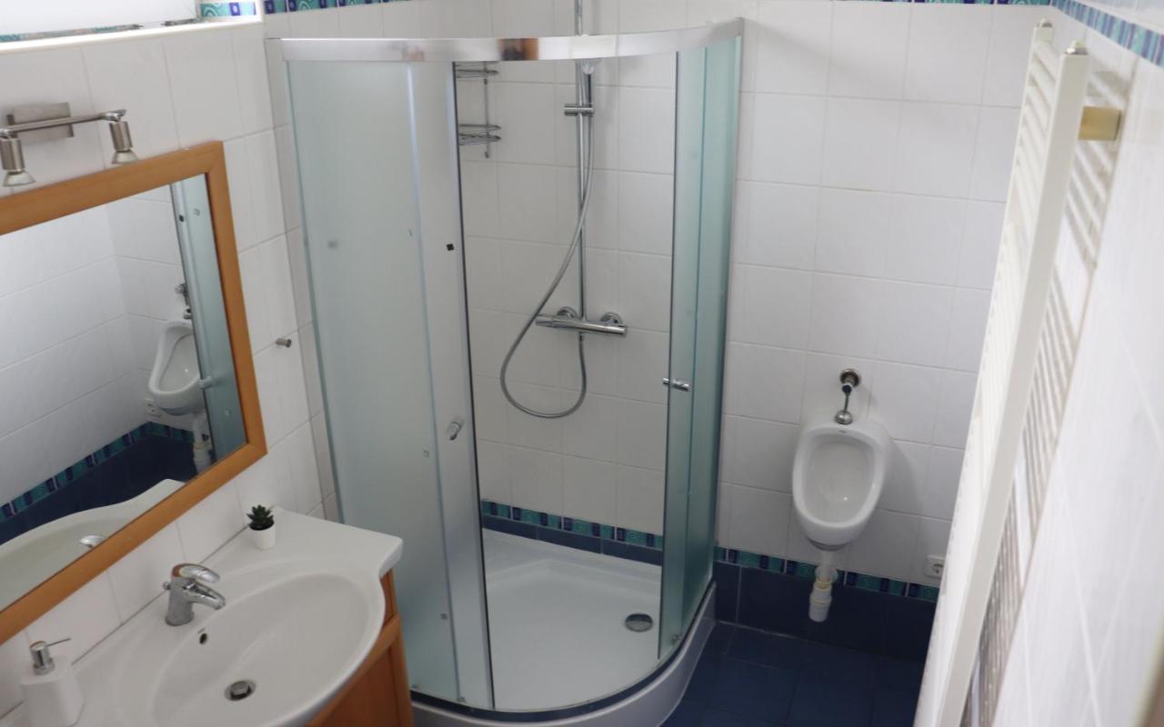 B6 Apartman Veszprem Bagian luar foto