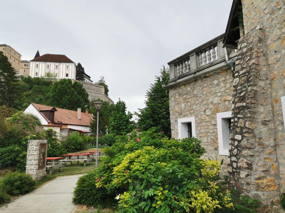 B6 Apartman Veszprem Bagian luar foto